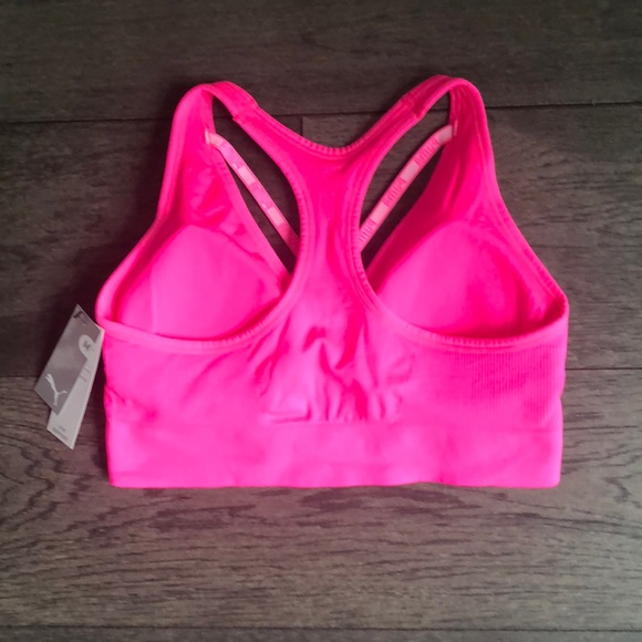 💖HP 09/26💖 Puma fuchsia woman’s sport bra - Picture 3 of 7